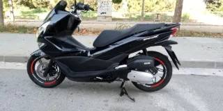 Honda PCX 125cc Negra Automática