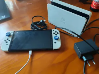 Nintendo Switch OLED Beige/Blanco + 2 juegod