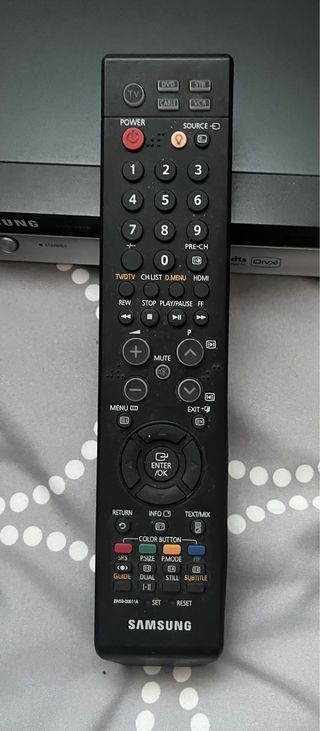 Televisor Samsung 32”y reproductor DVD