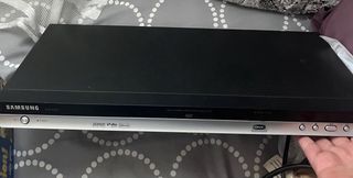 Televisor Samsung 32”y reproductor DVD