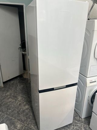 Nevera Combi Grundig Nueva Exposición