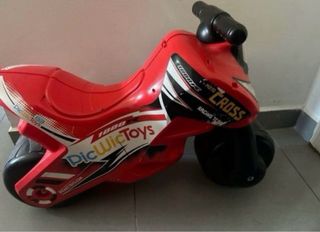 Cuatrimoto eléctrica infantil  feber