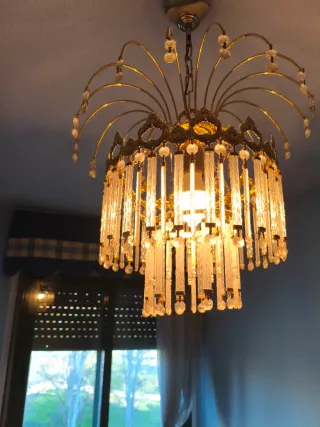 5 Lámparas tipo araña bronce y cristal y 4 aplique