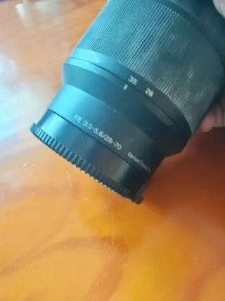 Objetivo Sony E-Mount 28-70mm