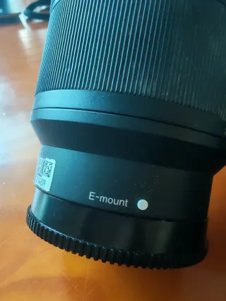 Objetivo Sony E-Mount 28-70mm