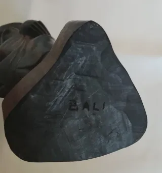 Statuetta Balinese in Coromandel o Ebano