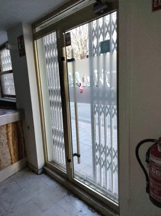 Puerta cristal y aluminio