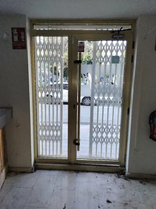 Puerta cristal y aluminio