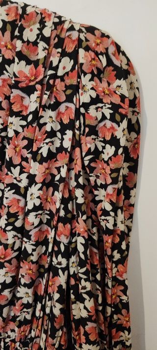 Vestido mini floral Zara