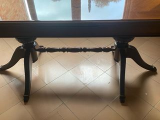 Mesa de comedor de madera