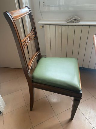 Mesa de comedor de madera