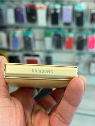 SAMSUNG ZFLIP 6  ram 12 memoria 256