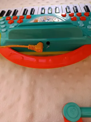 Teclado infantil con micrófono