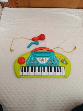 Teclado infantil con micrófono