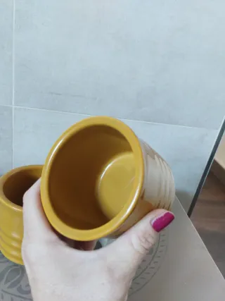 2 Jarrones pequeños amarillos