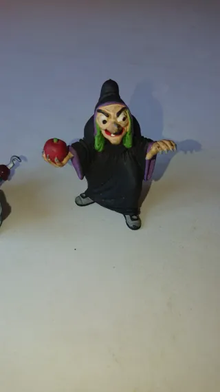 Figuras Cómic Spain Brujita y Tiburón