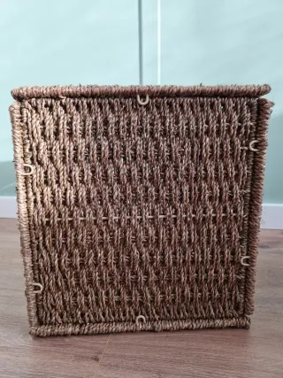 Cesta de mimbre KNIPSA de IKEA cuadrada