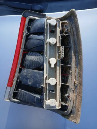 Piloto trasero izquierdo Opel Omega