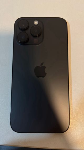 iPhone 14 Pro Max + 6 Fundas y 4 protectores