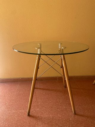 Mesa redonda cristal con patas de madera