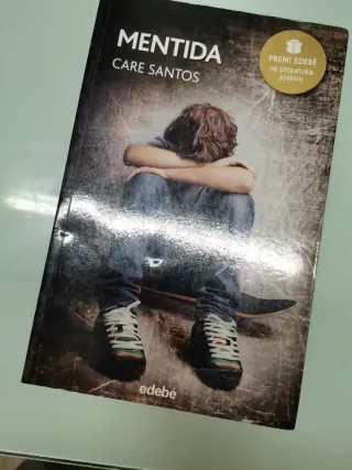 PREMI EDEBÉ 2015: Mentida