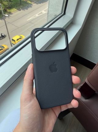 Funda iPhone 17 Pro TechWoven Negra