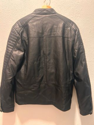 Cazadora cuero negra talla M