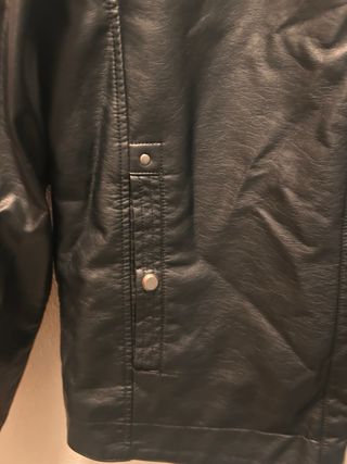 Cazadora cuero negra talla M