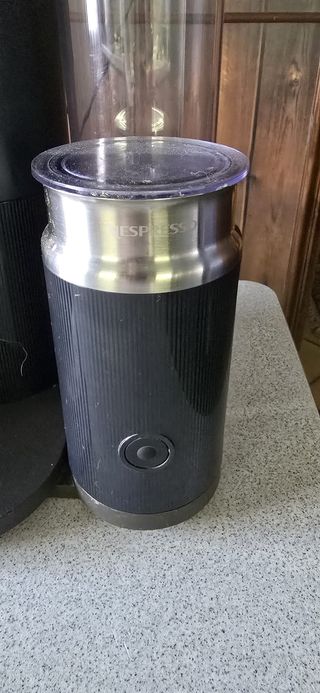 Nespresso Expert & Milk Macchina Caffè