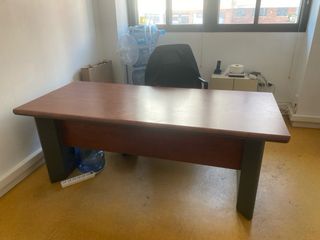 Mesa de despacho, madera maciza