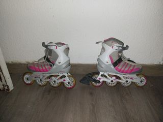 Patines en línea infantiles rosas y grises