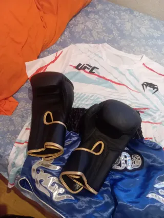 Ropa y guantes MMA UFC y Venum