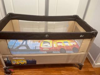 Cuna de viaje con colchón y mosquitera