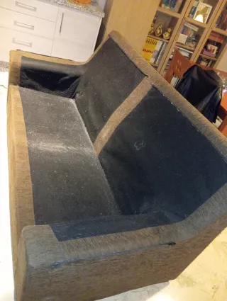 Regalo sofá grande, buen estado, ascensor c/Guerra