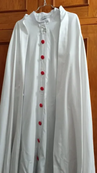 Traje Nazareno Hermandad Tres Caídas