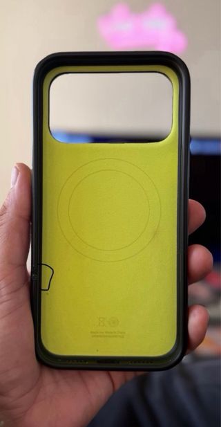 Funda Beats Gris iPhone 17 Pro Max