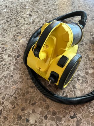 Aspirador Karcher Amarillo
