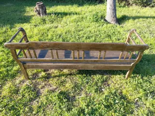 Banco de madera rústico