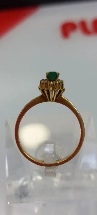 Anillo Oro 18K Esmeralda y Diamantes
