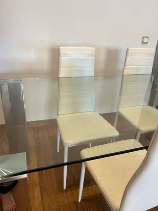 Mesa Comedor Cristal y 4 Sillas