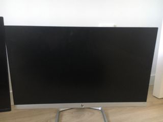 Dos monitores negros