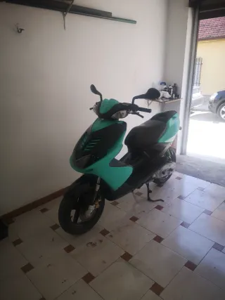 Yamaha Aerox Scooter Negro/Verde