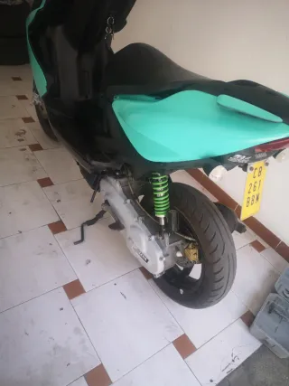 Yamaha Aerox Scooter Negro/Verde