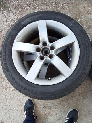 Llantas Seat León MK1 Sport con neumáticos y tapas