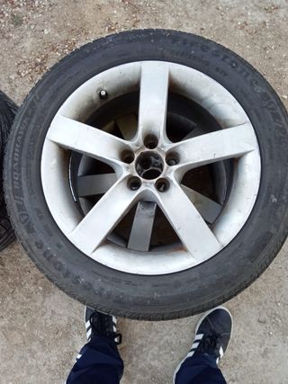 Llantas Seat León MK1 Sport con neumáticos y tapas