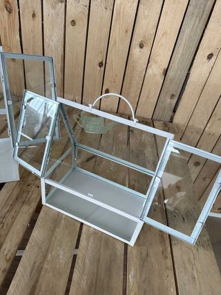 CASA PEQUEÑA PARA PLANTAS Y FLORES