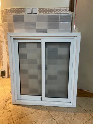 Ventana corredera aluminio blanca