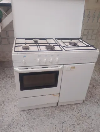 Cocina de gas blanca