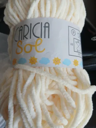 Ovillo lana CARICIA SOL nuevo