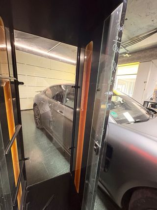 Vitrina expositora con luz